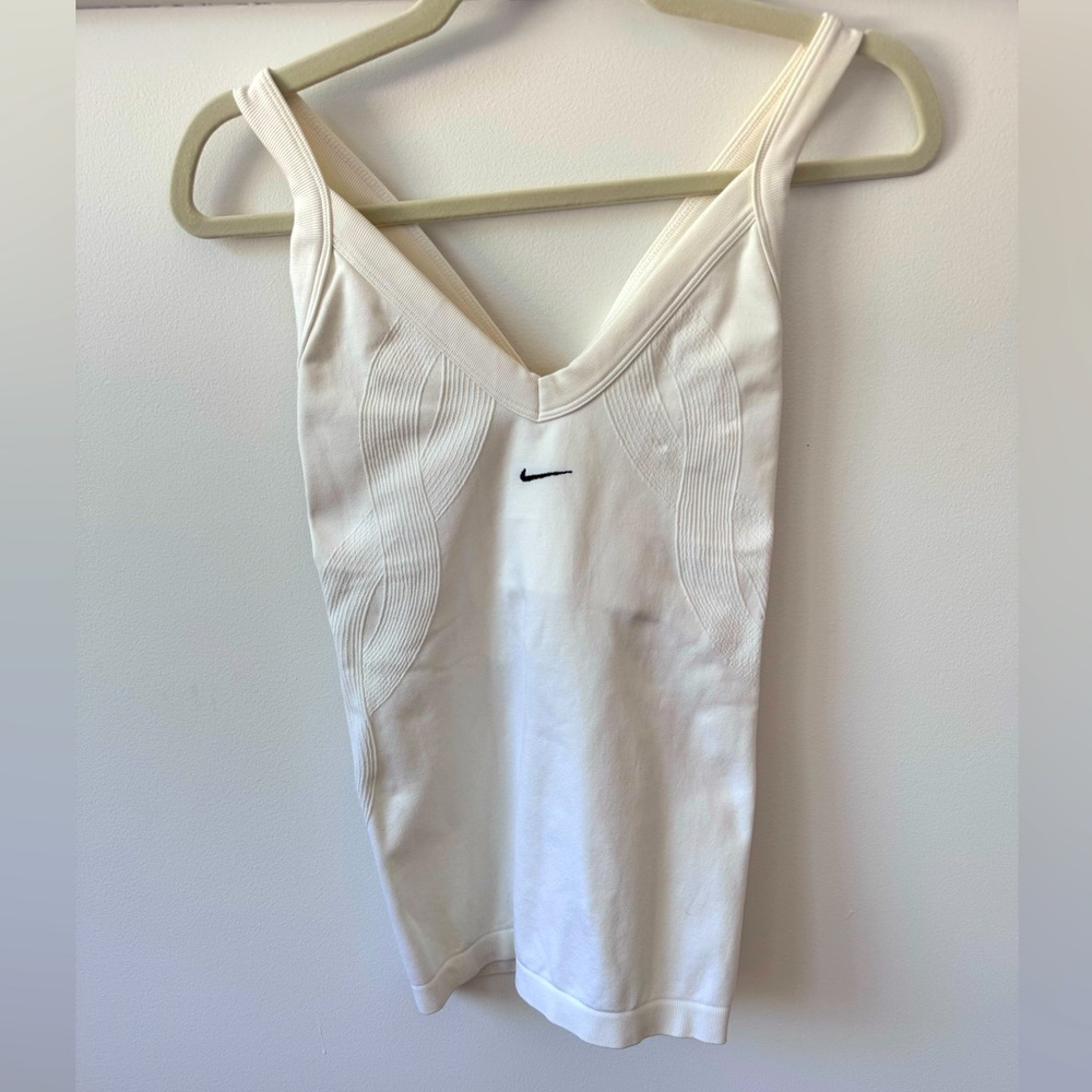 Nike Tennis Running Golf Athletic Top Cross Back Top White Size XL Never Worn
